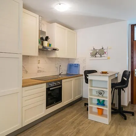 Amazing In With Kitchen * Split
