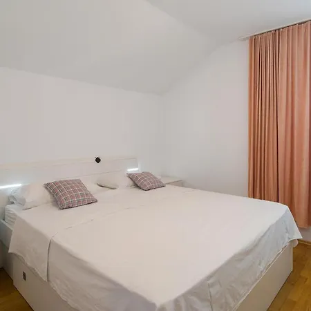 Apartman Amazing In With Kitchen *